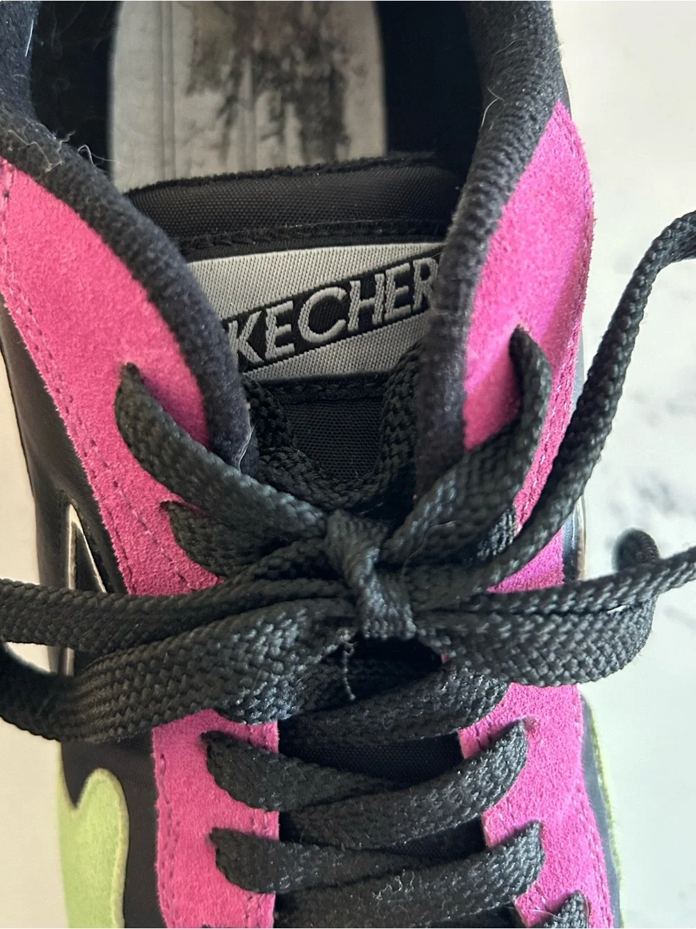 Worn once Skechers retro Black, Pink & Green Athletic Sneakers